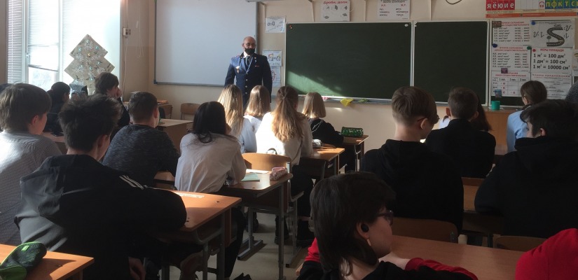 «Читаем вместе»: Никита Суханов познакомил школьников с творчеством Эдгара Берроуза