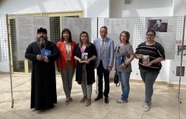 Директор Оренбургского книжного издательства Игорь Храмов  подарил детской библиотеке книги
