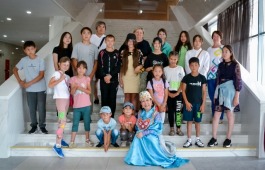 Поход в театры, погружение в древнюю историю Хакасии: школьники из села Карагай провели яркий день в республиканской столице