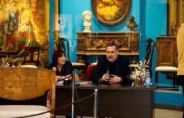 В Национальном музее презентовали книгу искусствоведа Маины Чебодаевой