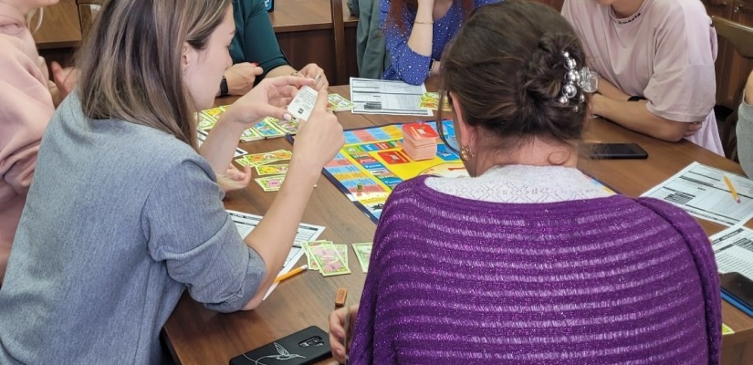 Главная библиотека Хакасии предлагает начать год с финансовых игр