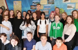 Абаканские школьники почитали вместе с успешным студентом