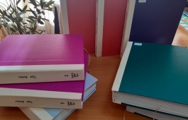 Специальная библиотека для слепых получила новые книги по Брайлю