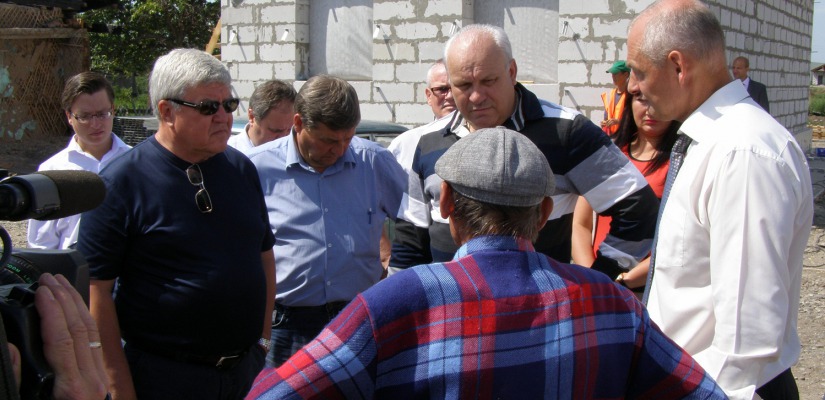 В пострадавшей  от пожаров деревне Кирба побывал полномочный представитель Президента России