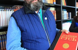Дирекция Московского книжного фестиваля передает книги для пострадавших от пожара библиотек Хакасии