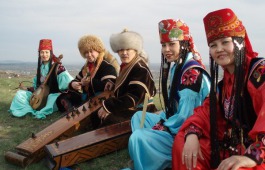 Ансамбль «Айланыс» участвует в Международном фестивале «Хоомей в Центре Азии» а