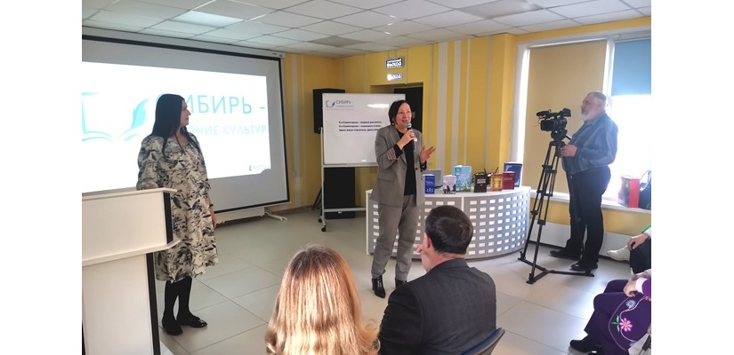 Светлана Окольникова открыла Школу литературного просвещения «Сибирь – слияние культур» в Саяногорске