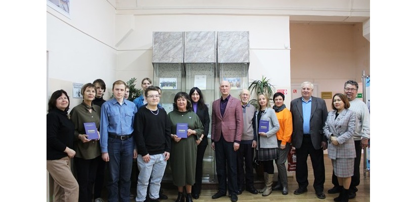 Национальный архив Хакасии презентовал новое издание «Путеводитель по фондам личного происхождения»