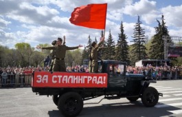 Владельцы ретроавтомобилей приглашаются к участию в торжественном параде в честь 80-летия Великой Победы на главной площади Хакасии