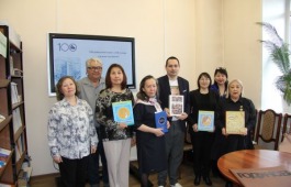 «100 уникальных книг к 100-летию»: дары ученых Хакасии