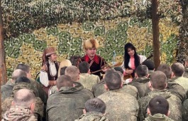 Музыканты ансамбля «Жарки» выступили для участников СВО