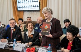 В Хакасии презентовали книгу о земляках – участниках Парадов Победы