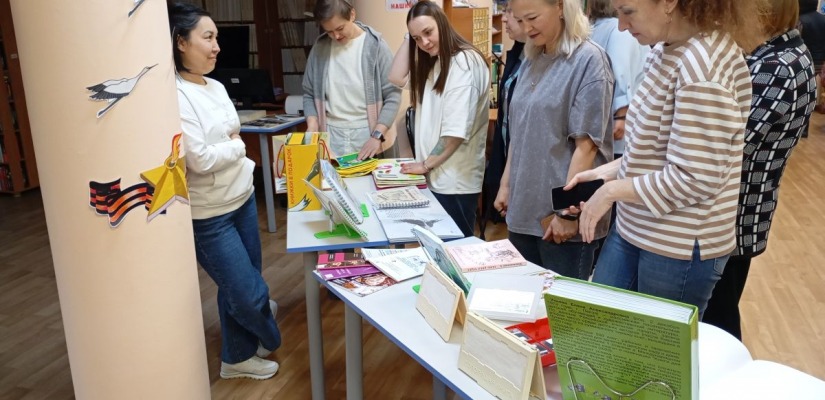 В Хакасской республиканской библиотеке для слепых прошла экскурсия «Тифломир»