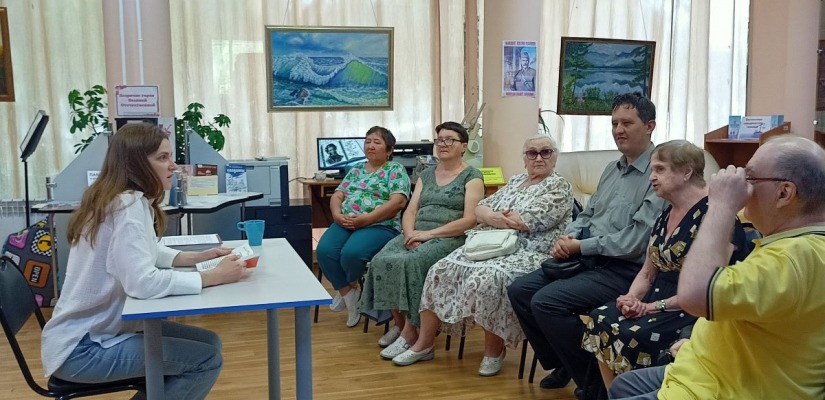 В Хакасской библиотеке для слепых прошел кружок громкого чтения, посвященный Дню памяти и скорби