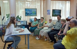 В Хакасской библиотеке для слепых прошел кружок громкого чтения, посвященный Дню памяти и скорби