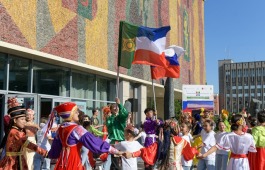 «Показать многообразие национальных культур России»: в Хакасии стартовал Фестиваль национальных театров