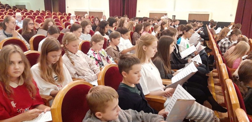 В Хакасии открылась Всероссийская творческая школа для одаренных детей «Лето в солнечной Хакасии»