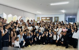 «Хакасская республиканская национальная детская школа искусств» провела торжественную линейку в честь Дня знаний