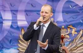 Солист Хакасской филармонии Олег Гриценко участвует в Фестивале патриотической песни «Русь колокольная»