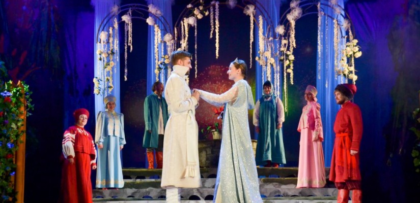 Театр Лермонтова организует благотворительный показ «Аленького цветочка» в поддержку бойцов СВО