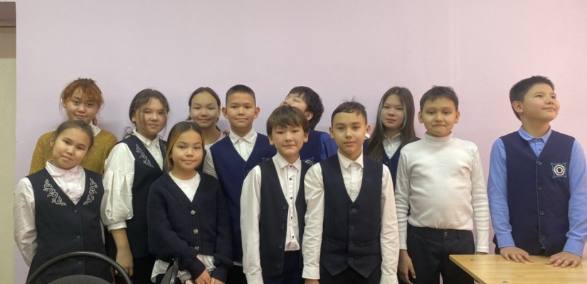 Хакасская республиканская национальная детская школа искусств провела круглый стол учащихся ко Дню Героев Отечества