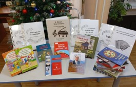 Хакасская библиотека для слепых получила новинки литературы