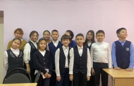 Хакасская республиканская национальная детская школа искусств провела круглый стол учащихся ко Дню Героев Отечества