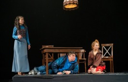 Гастроли театра Топанова. «Старший сын» едет в Кызлас