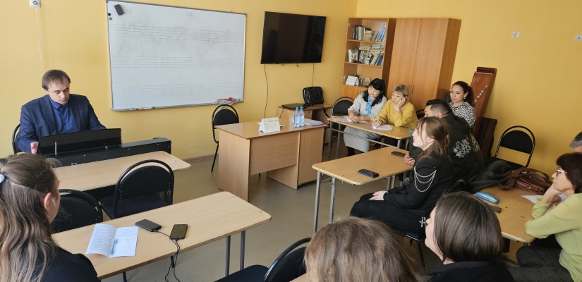 Итоги конкурса имени А.А. Кенеля подведены на круглом столе: обсудили лучшие работы композиторов и интерпретации хакасских мелодий