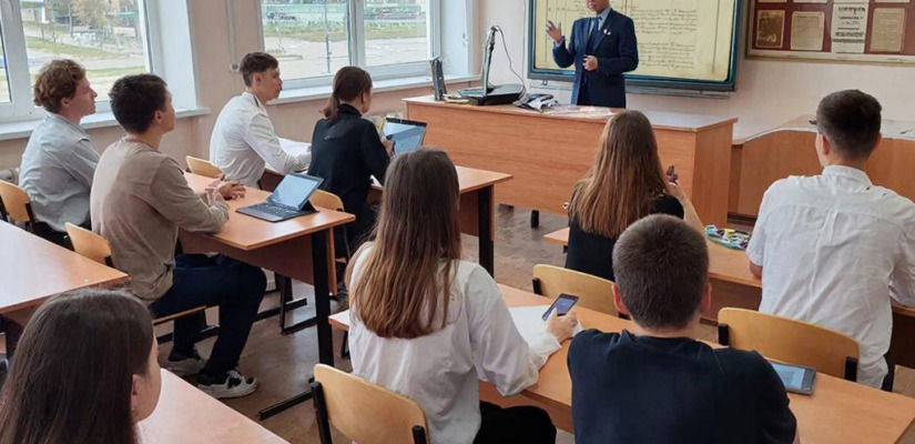 Будущим историкам Хакасии расскажут о работе читального зала и цифровых сервисах Национального архива Хакасии