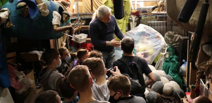 Театр кукол «Сказка» приглашает за кулисы