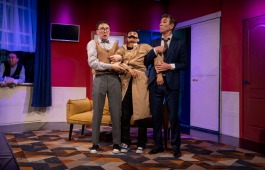 Театр Топанова подарил особенным зрительницам незабываемый праздник 8 Марта