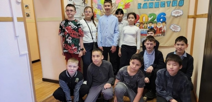 Хакасская республиканская детская библиотека познакомила подростков с культурой народов России на Неделе детской книги