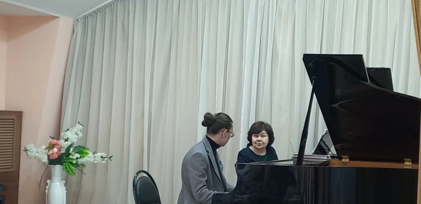 В Хакасии прошли мастер-классы ведущих музыкантов России в рамках конкурса имени А.А. Кенеля