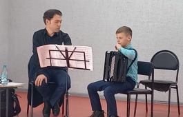 В Хакасии прошли мастер-классы известного баяниста Иосифа Пурица