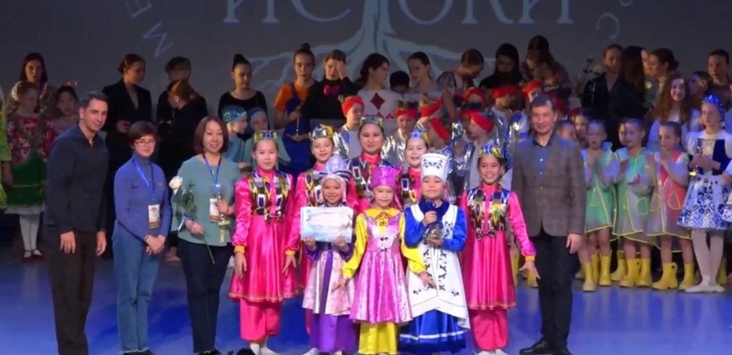 Четыре диплома «Лауреат» привезла из Иркутска детская студия «Айас»