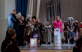 Работники культуры Хакасии оказали поддержку коллегам из подшефного города Червонопартизанска в ЛНР
