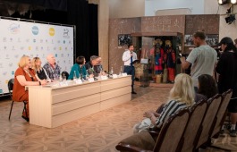 В Русском театре Лермонтова прошла пресс-конференция, посвящённая «Большим гастролям» МХАТа имени М. Горького