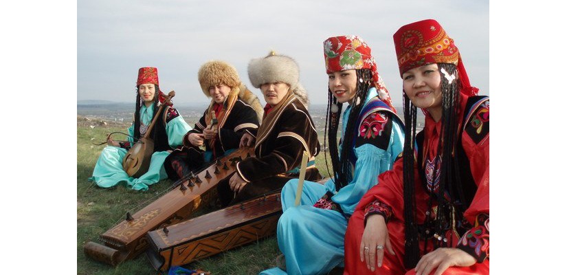 Свои лучшие песни ансамбль «Айланыс» дарит жителям Хакасии