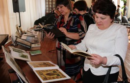 В Национальной библиотеке им. Н.Г. Доможакова открылась книжная выставка «Игумен земли Русской», посвященная 700-летию преподобного Сергия Радонежского