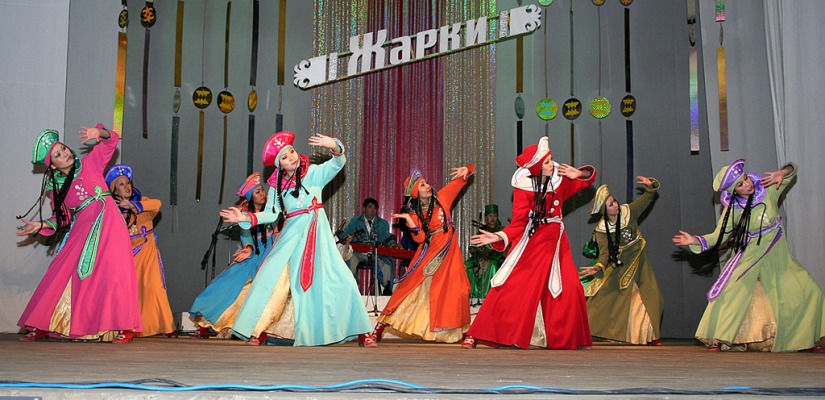 Ансамбль песни и танца «Жарки» приглашает на сольный концерт