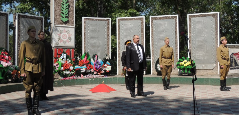 Жители Бейского района почтили минутой молчания побигших в Великой Отечественной войне