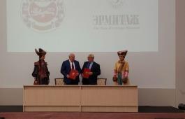 Подписание соглашения между Эрмитажем и Республикой Хакасия