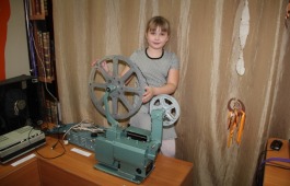 «Ночь искусств» в Хакасии: Абаканцы вечеровали со сказочными куклами под старые диафильмы