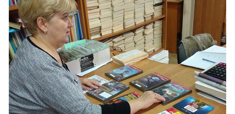 «МегаФон» подарил Хакасской республиканской библиотеке для слепых специализированные фильмы и аудиокниги