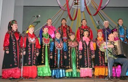 В Центре культуры вакантна должность хормейстера хакасского ансамбля «Чон кӧглерi»