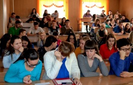 Главная библиотека Хакасии познакомила студентов с творчеством гения английской литературы