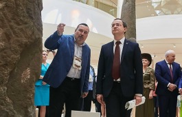 Андрей Готлиб удостоен престижной правительственной награды за организацию Международного форума в Хакасии