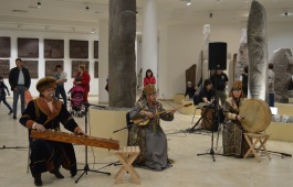 Немного о ночи, когда все оживает