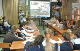 В Хакасской республиканской детской библиотеке состоялся урок мужества «Дорога в море»